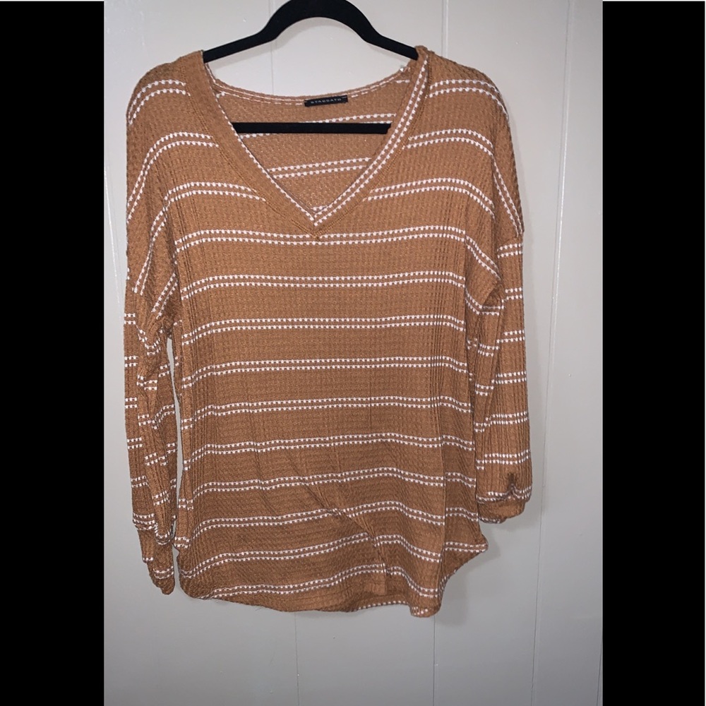 Tan/rust colored stripped top